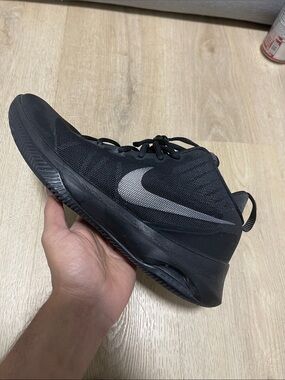 Nike Air Versatile Basketball Shoes in Pristine Condition!!